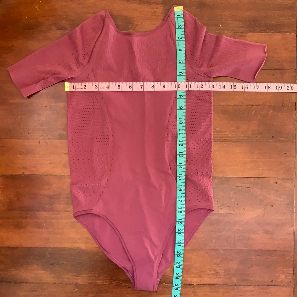 Lululemon Reveal Bodysuit Mindful Motion - Picture 11 of 11